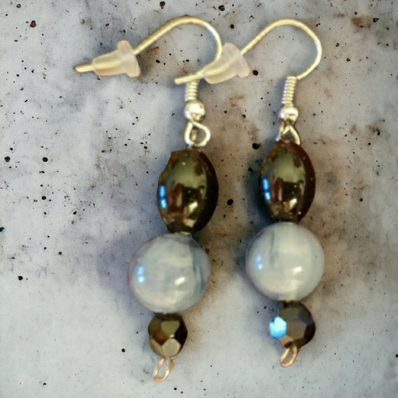 Black & Gray Beaded Hand Crafted Drop Earrings - Picture 5 of 7